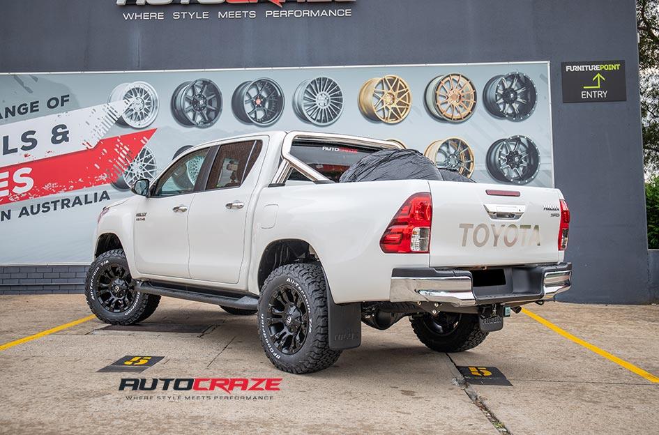 TOYOTA HILUX N80 4WD VAPOR MATTE BLACK